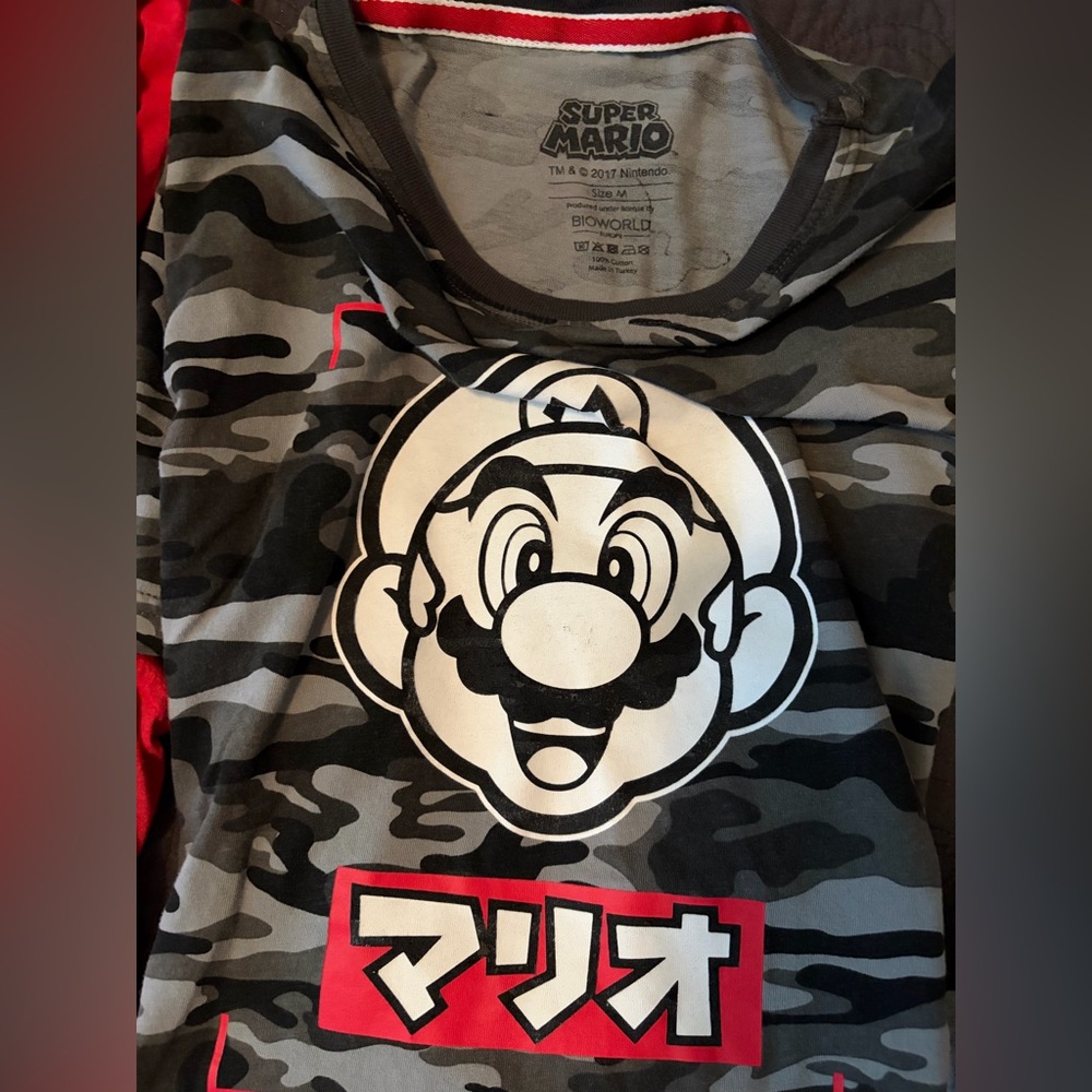 Nintendo Super Mario Camo Graphic Tee 2017 Bioworld Licensed Rare Collectors Med